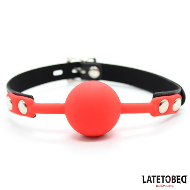 Knebel z kłódką Silicone Ball Gag Red – LATETOBED BDSM LINE