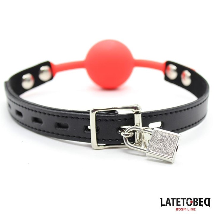 Knebel z kłódką Silicone Ball Gag Red – LATETOBED BDSM LINE